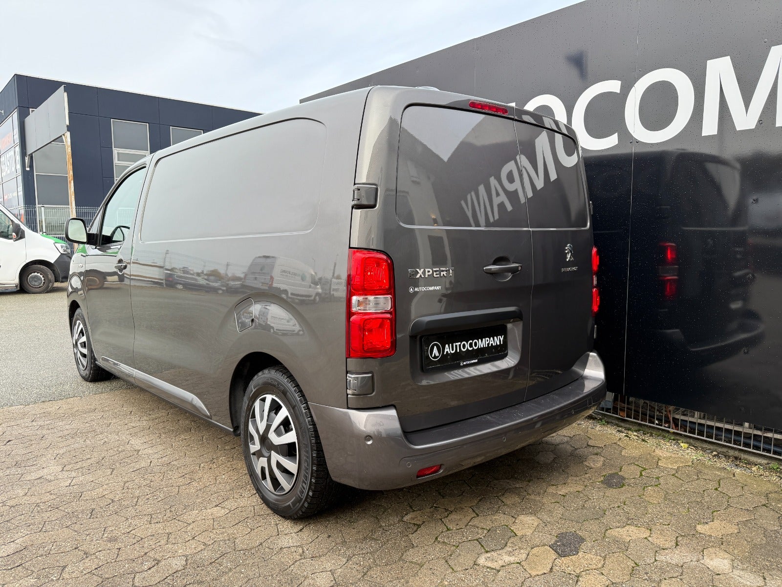 Peugeot Expert BlueHDi 120 L2 Premium Van
