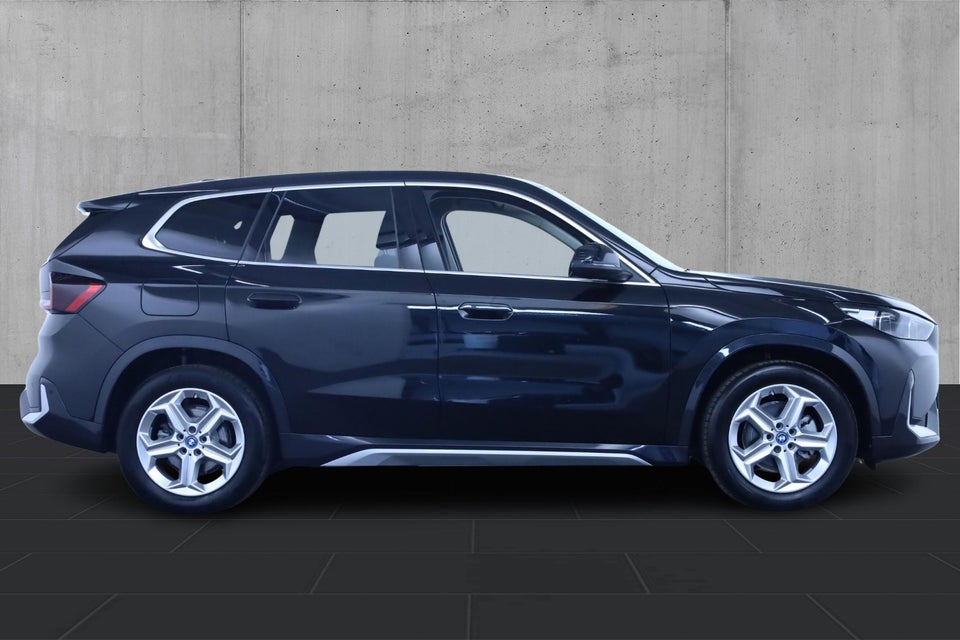 BMW iX1 eDrive20 2025