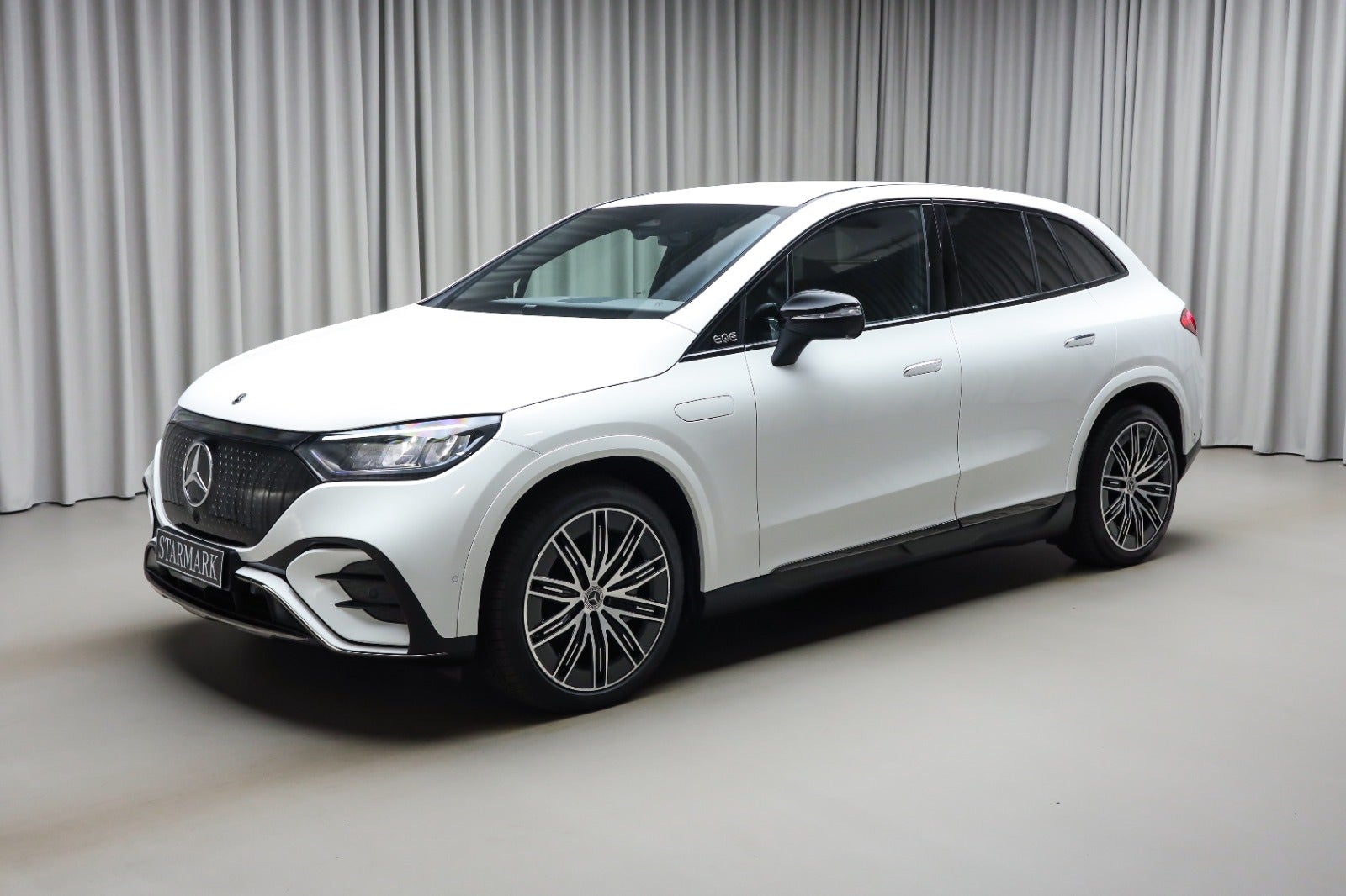 Mercedes-Benz EQE 350 SUV (1/8)
