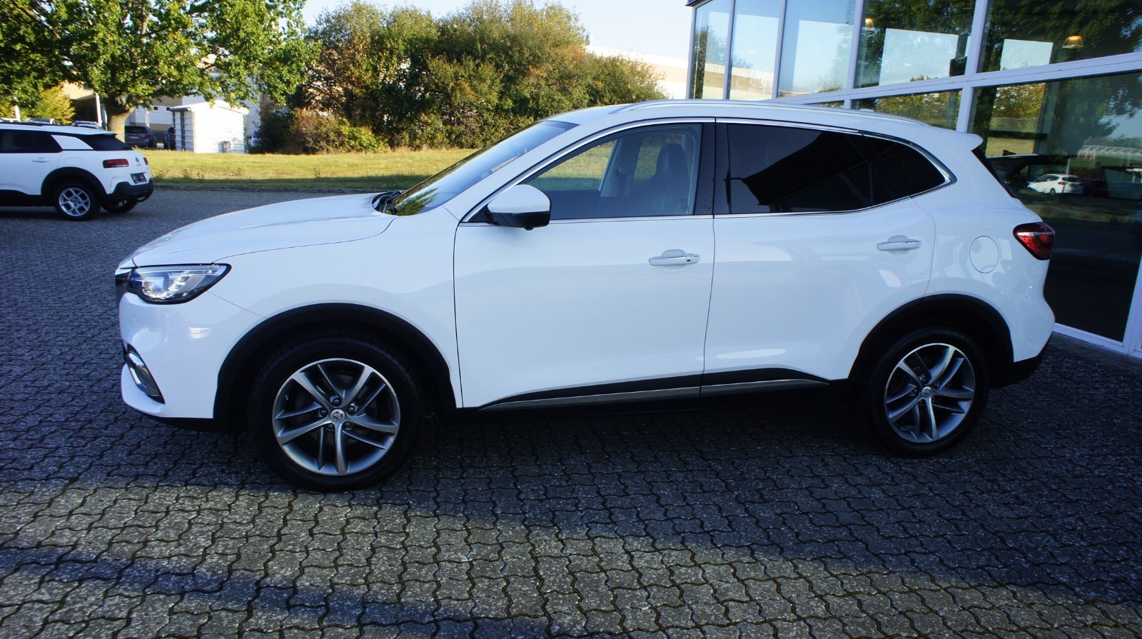 MG EHS PHEV Luxury