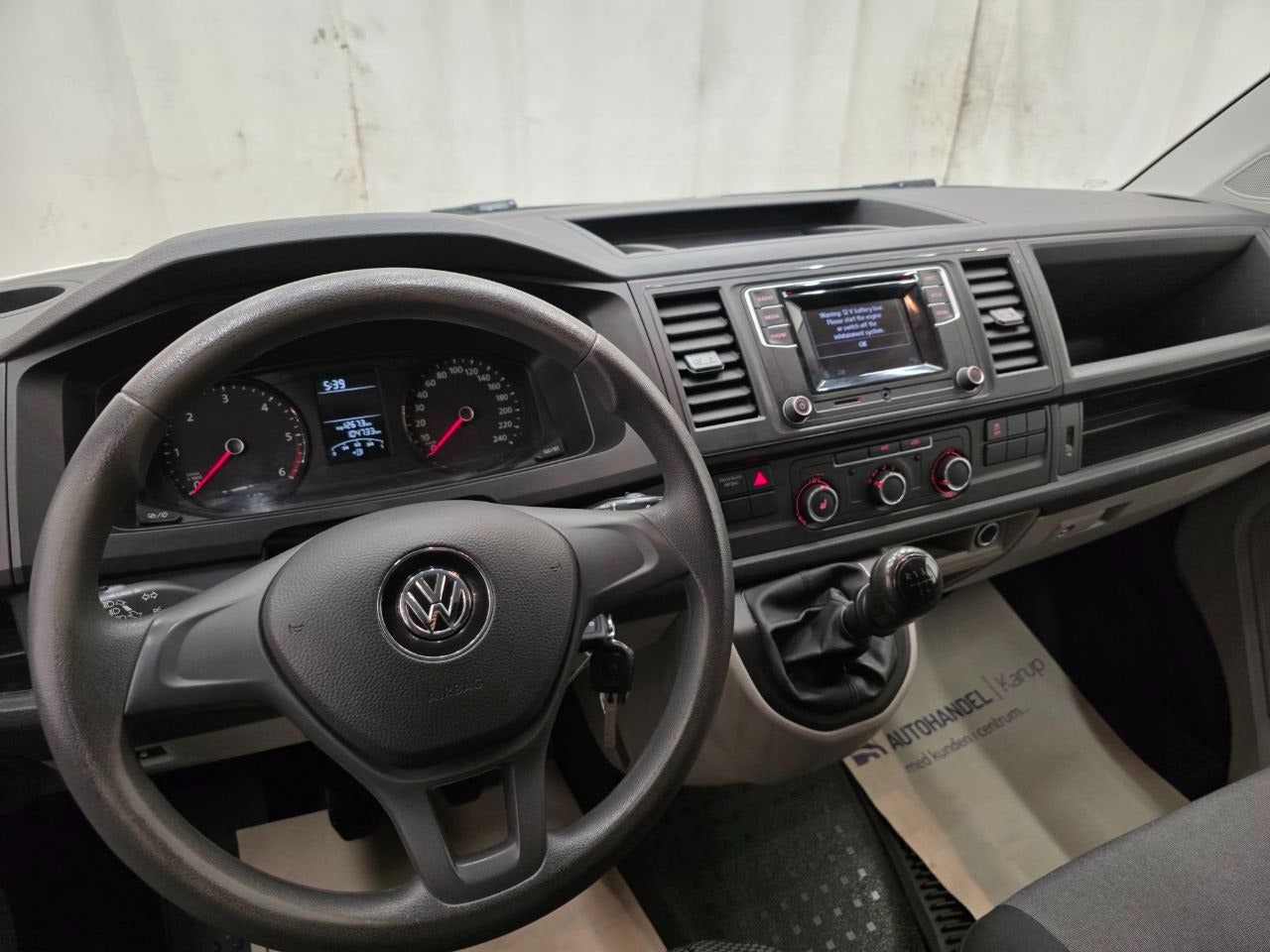 VW Transporter TDi 102 Kassevogn lang