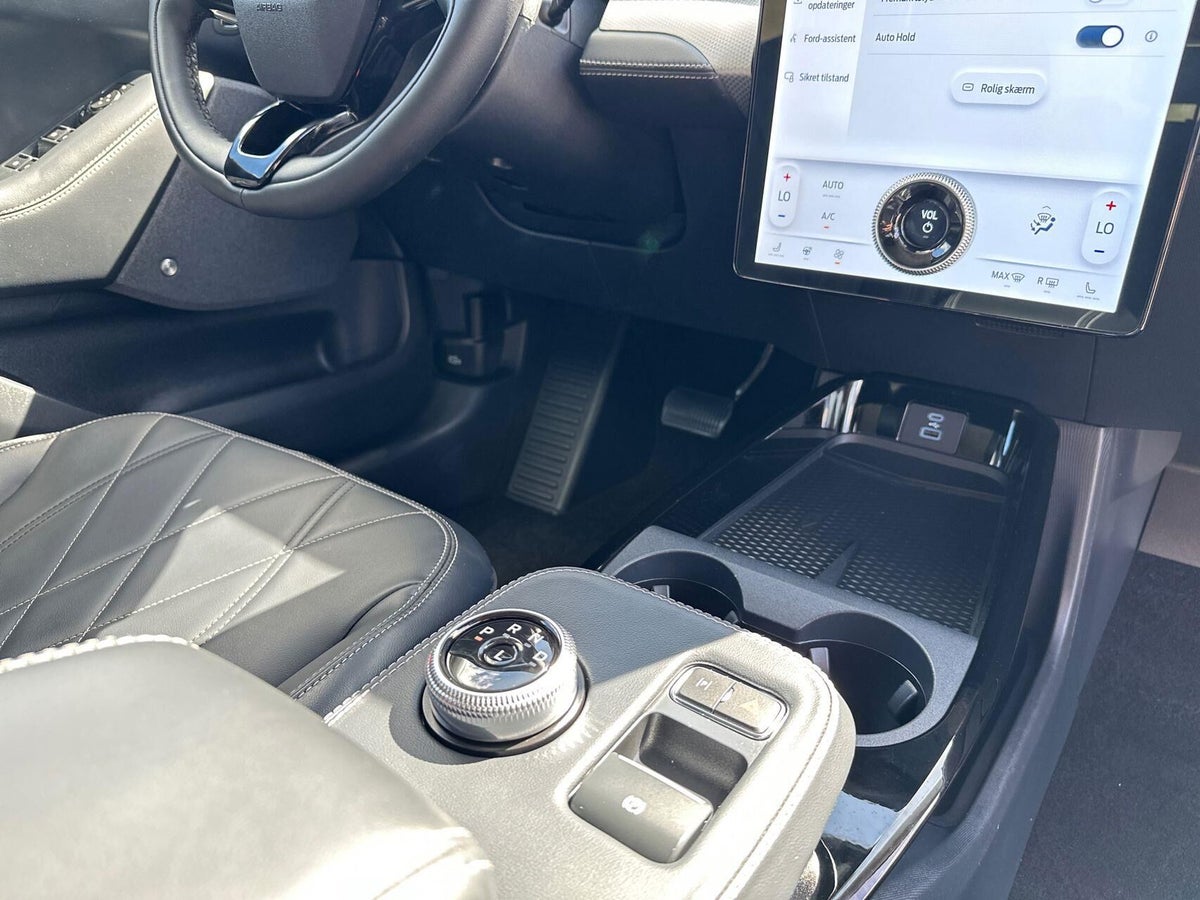 Ford Mustang Mach-E Standard Range billede 13