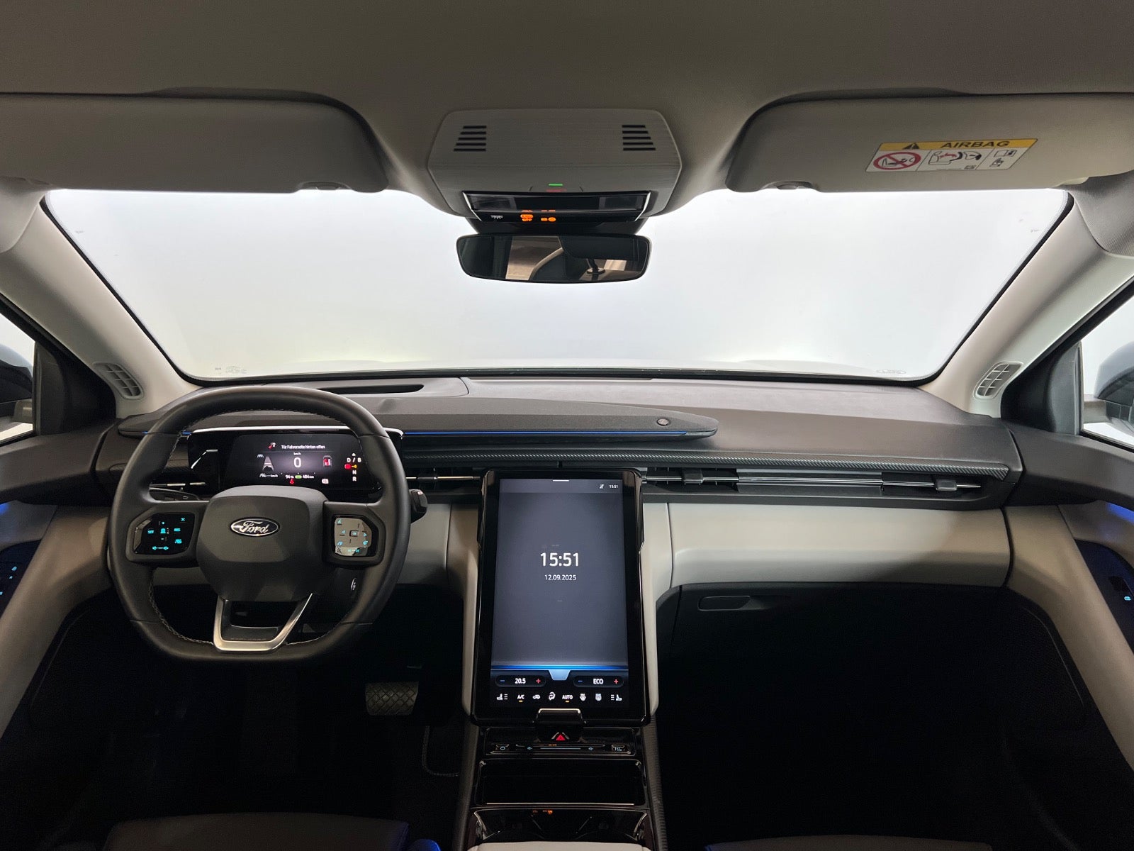 Ford Explorer Premium Extended Range AWD
