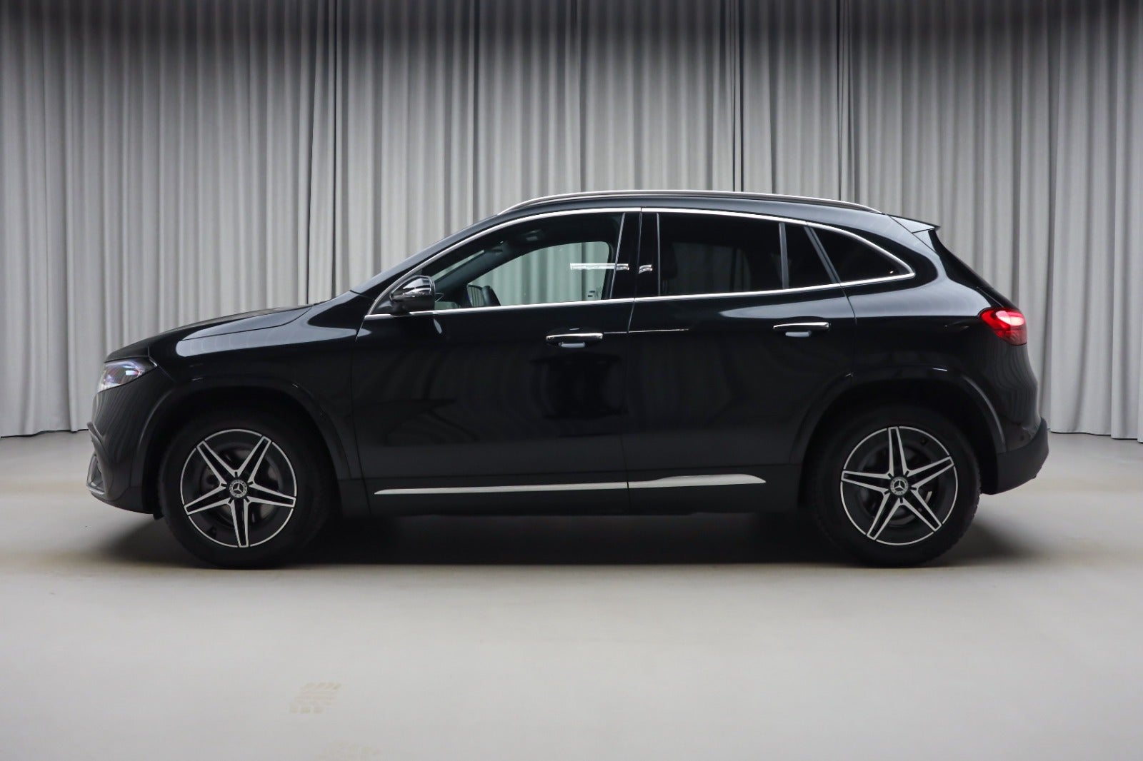 Mercedes-Benz EQA 250+ (4/8)