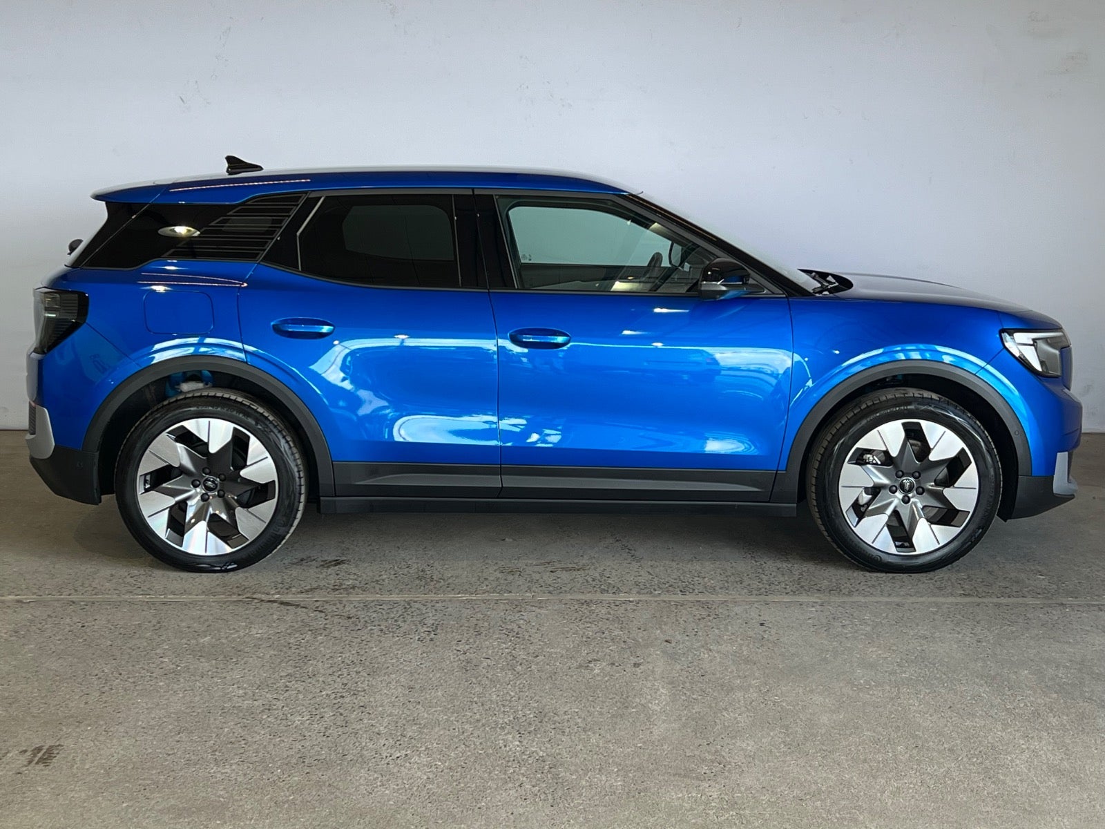 Ford Explorer Premium Extended Range AWD