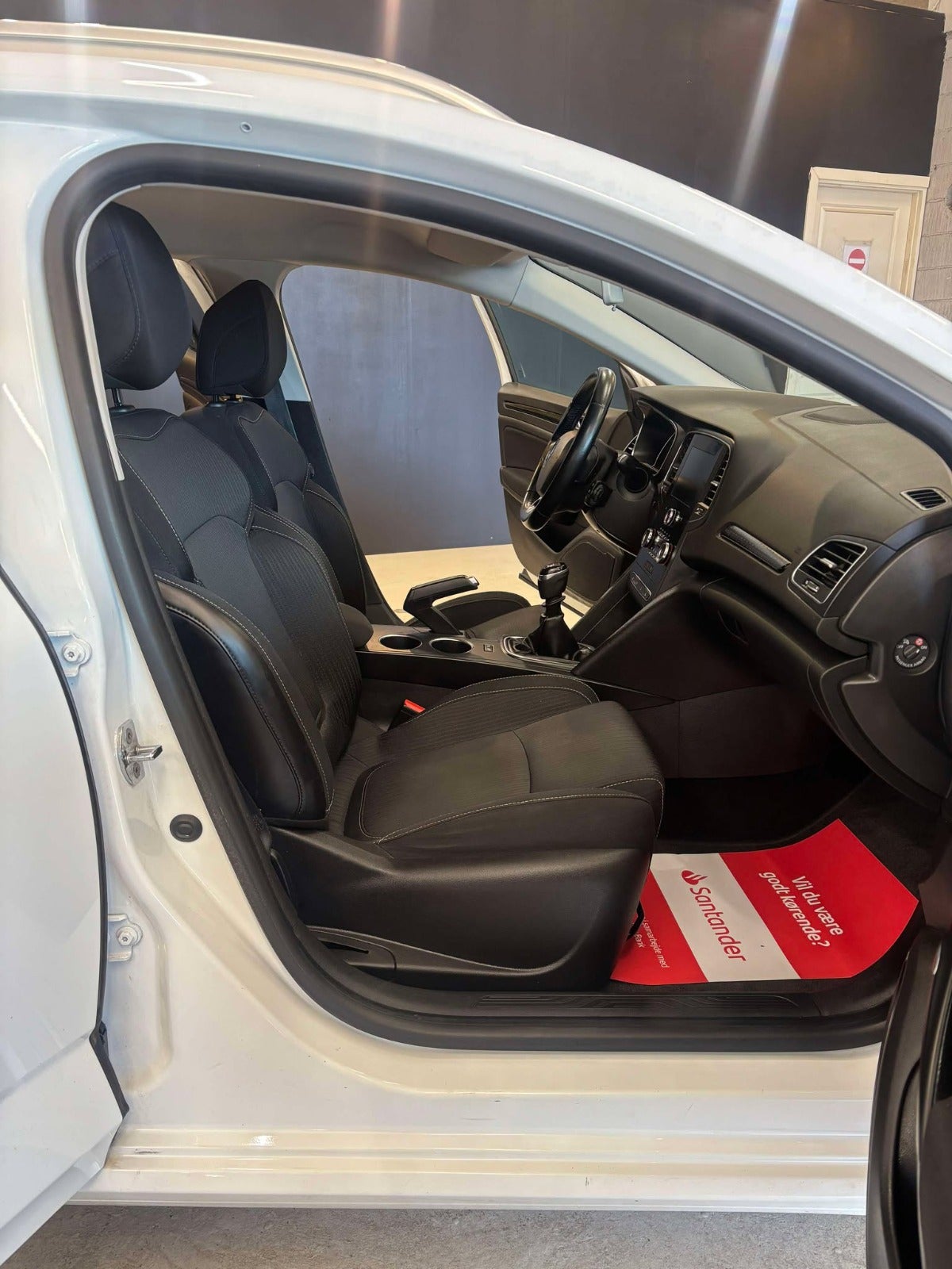 Billede af Renault Megane IV 1,2 TCe 100 Zen Sport Tourer