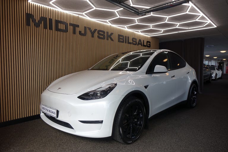 Tesla Model Y Long Range AWD