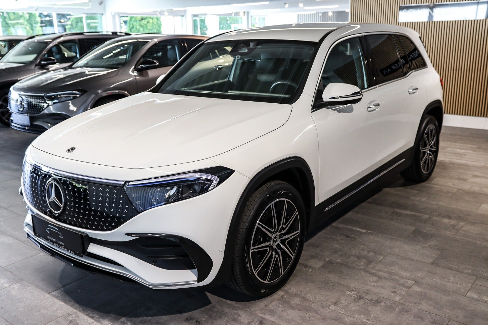 Billede af Mercedes EQB300  AMG Premium 4Matic