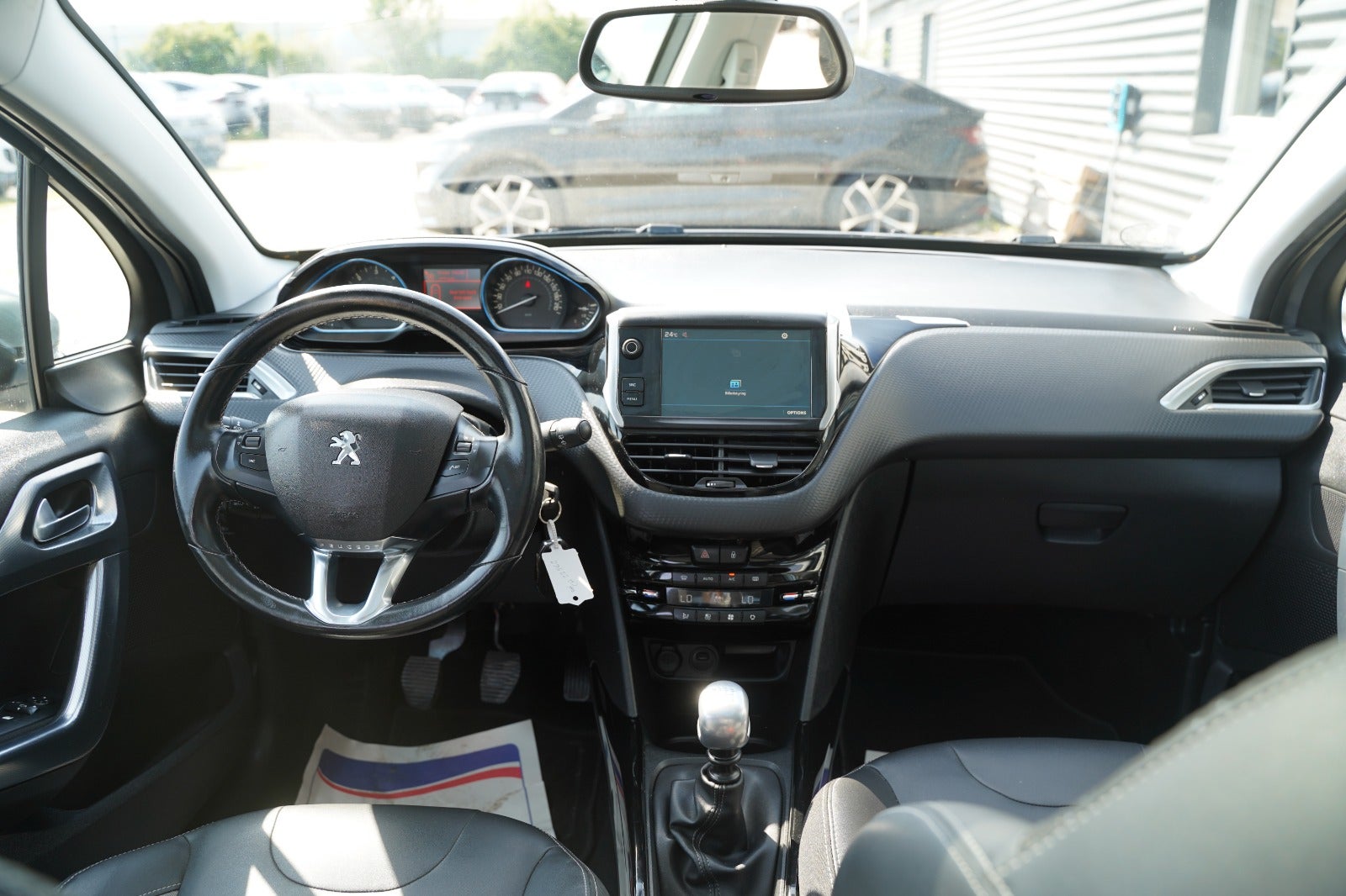 Billede af Peugeot 2008 1,5 BlueHDi 100 Allure Sky