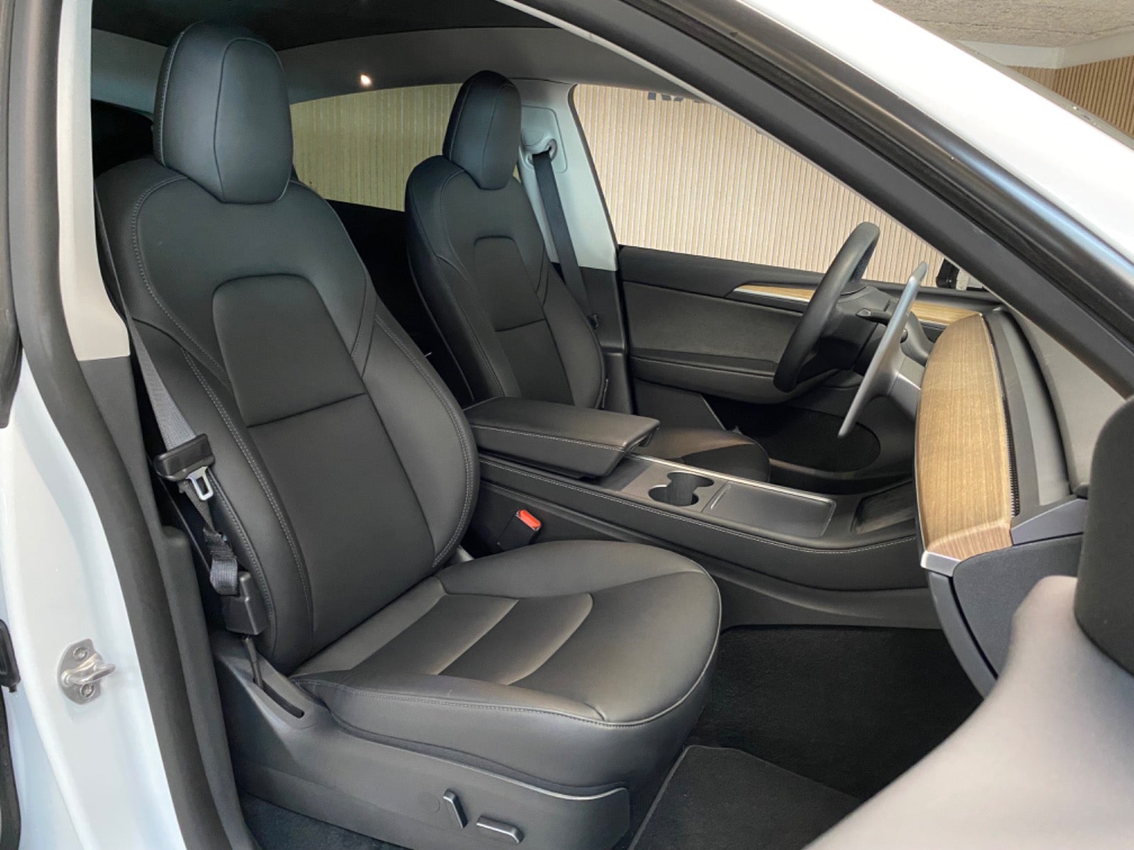 Tesla Model Y Long Range AWD – 7