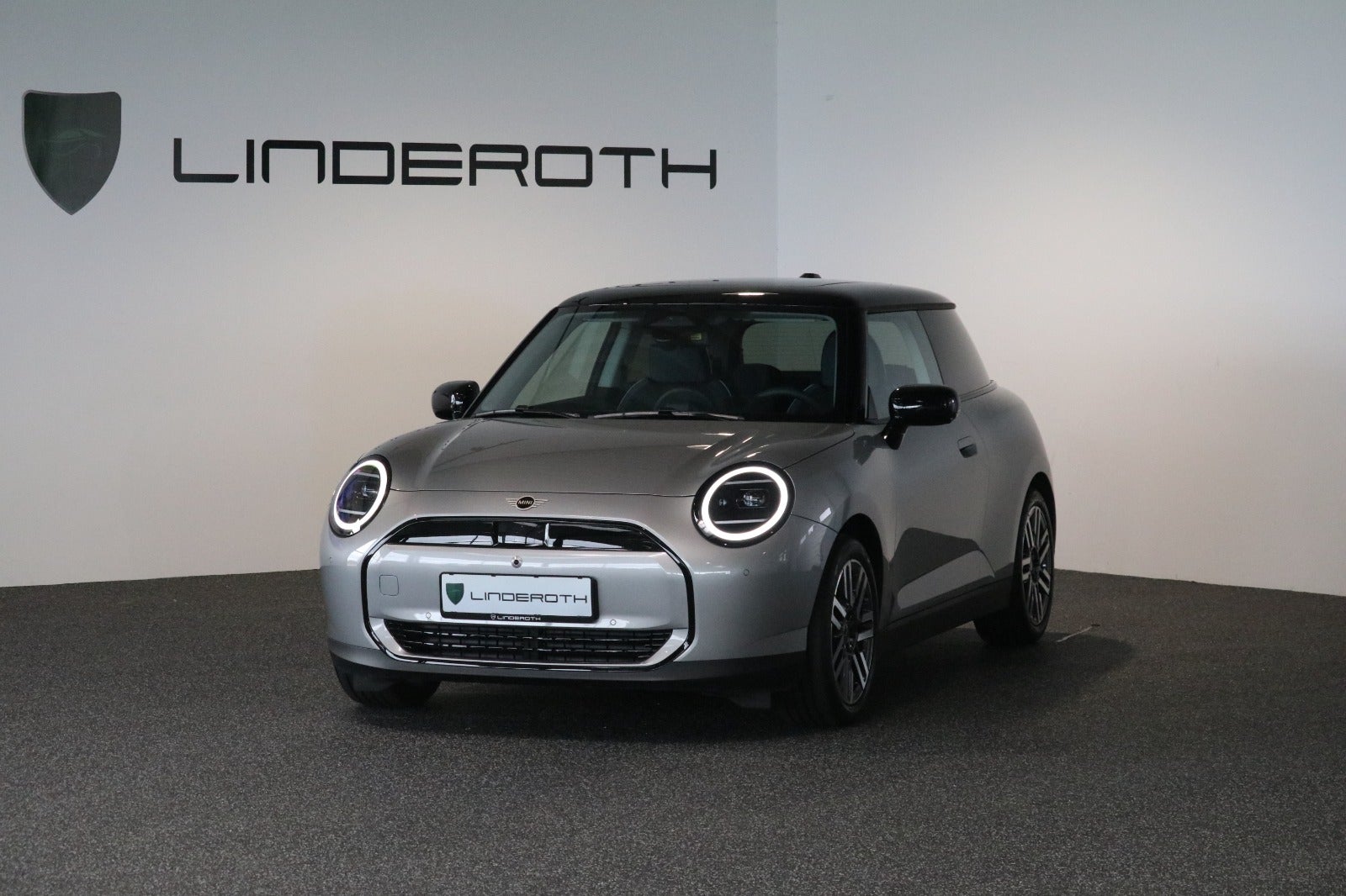 MINI Cooper E Classic Trim L 3d - 1