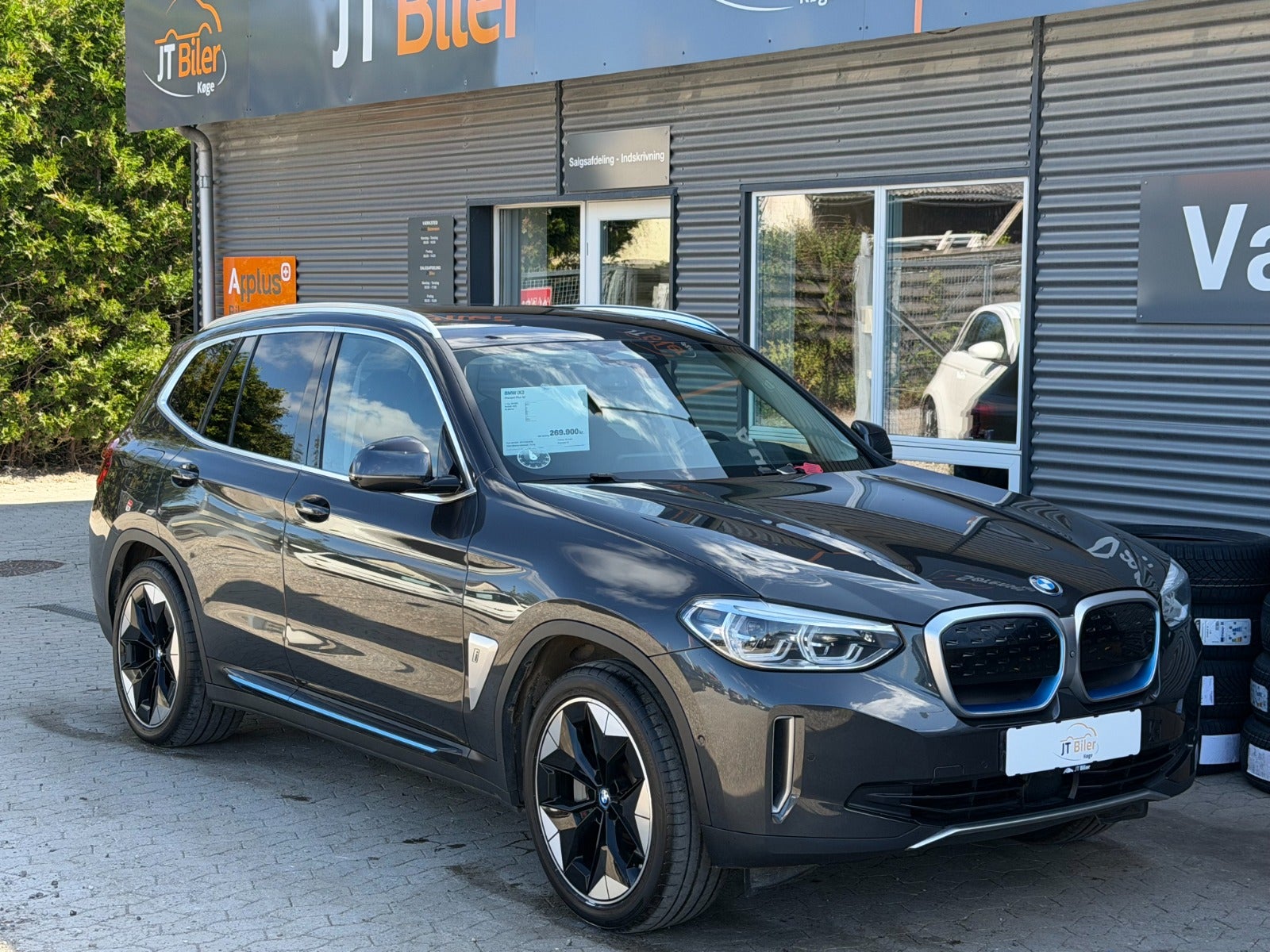 BMW iX3 Charged Plus