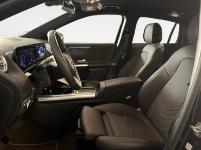 Mercedes EQA300 Progressive 4Matic Van