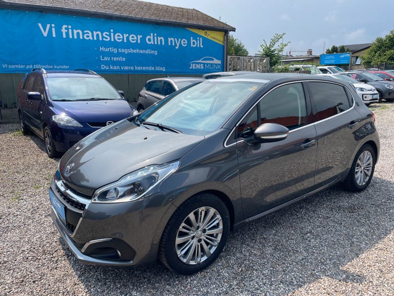Peugeot 208 BlueHDi 100 Infinity Sky