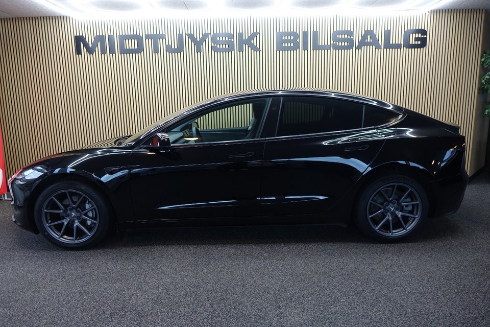 Tesla Model 3, Billede 2
