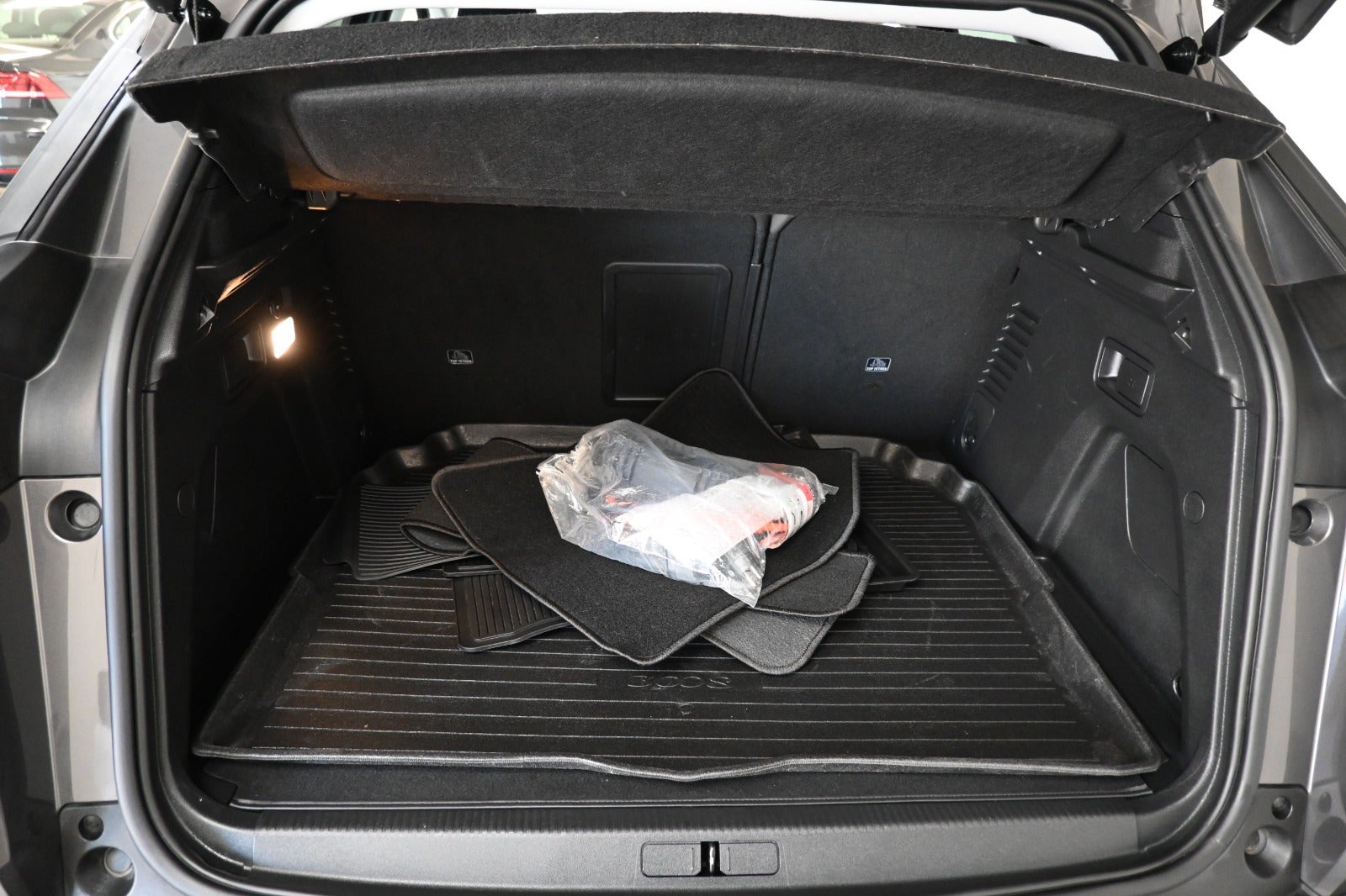 Peugeot 3008 Hybrid Allure Pack LTD EAT8