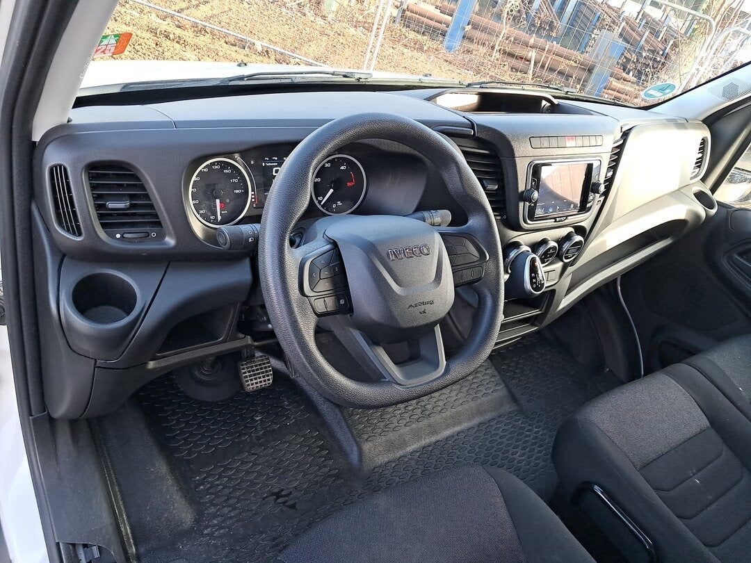 Billede af Iveco Daily 2,3 35S16 4100mm Box m/lift AG8