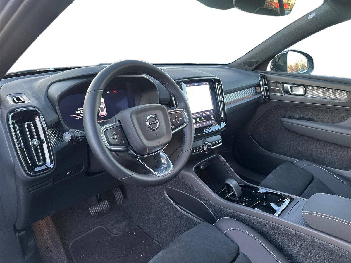 Volvo EX40 Extended Range Black Edition billede 3