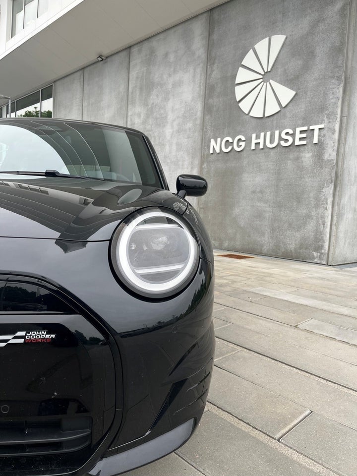 MINI Cooper SE JCW Trim M 2024