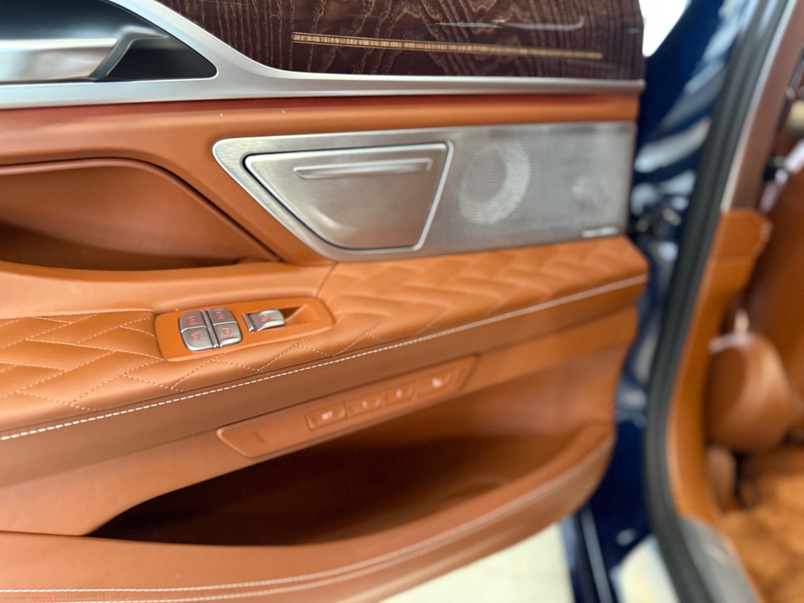 Billede af BMW M760Li 6,6 xDrive aut.