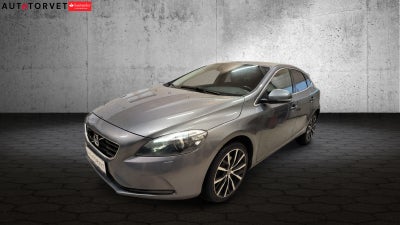 Volvo V40 2,0 D3 150 Momentum 5d