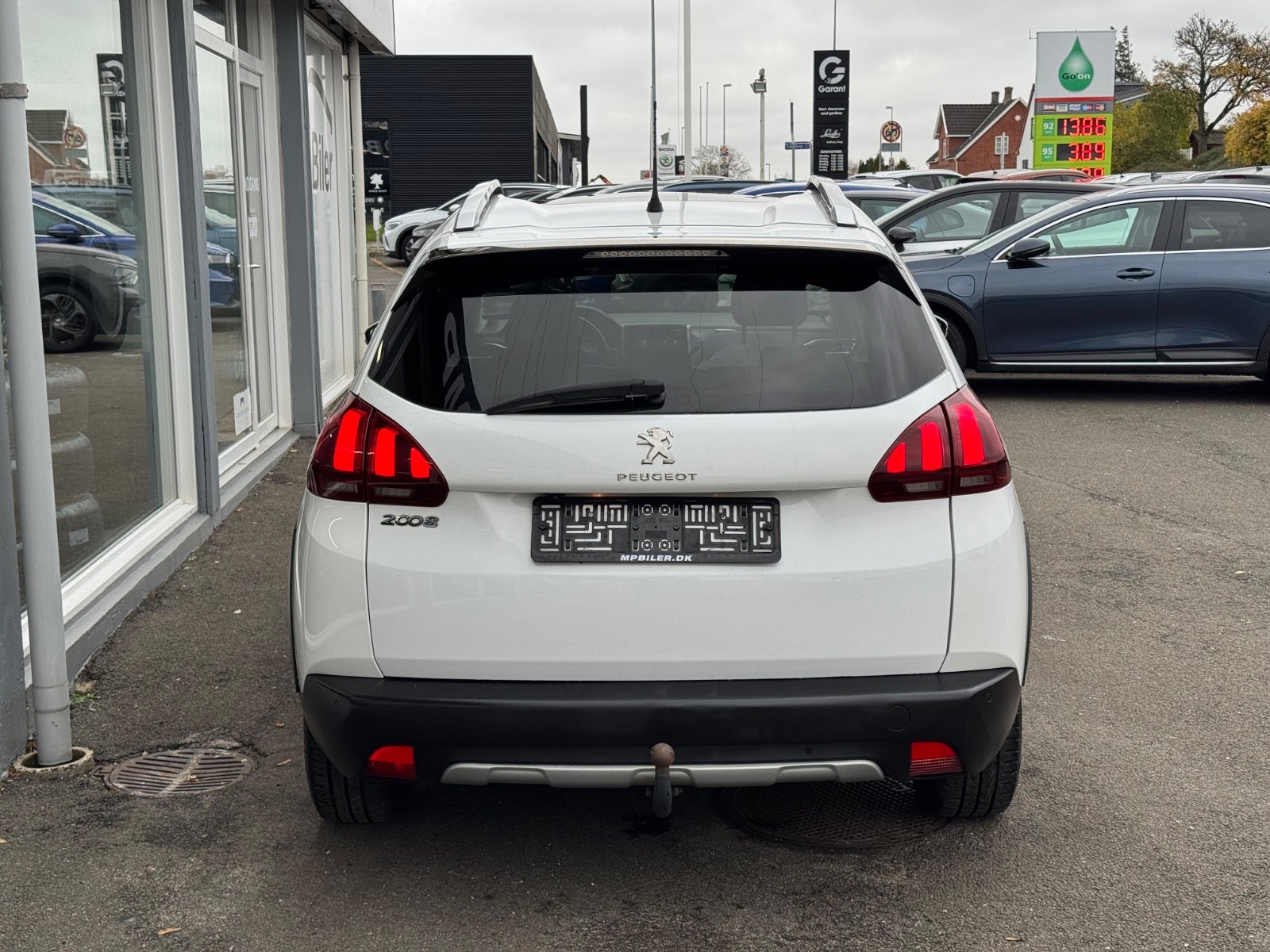Billede af Peugeot 2008 1,5 BlueHDi 100 Allure Sky