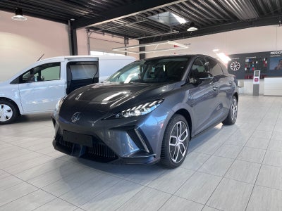 MG MG4 64 Luxury 5d