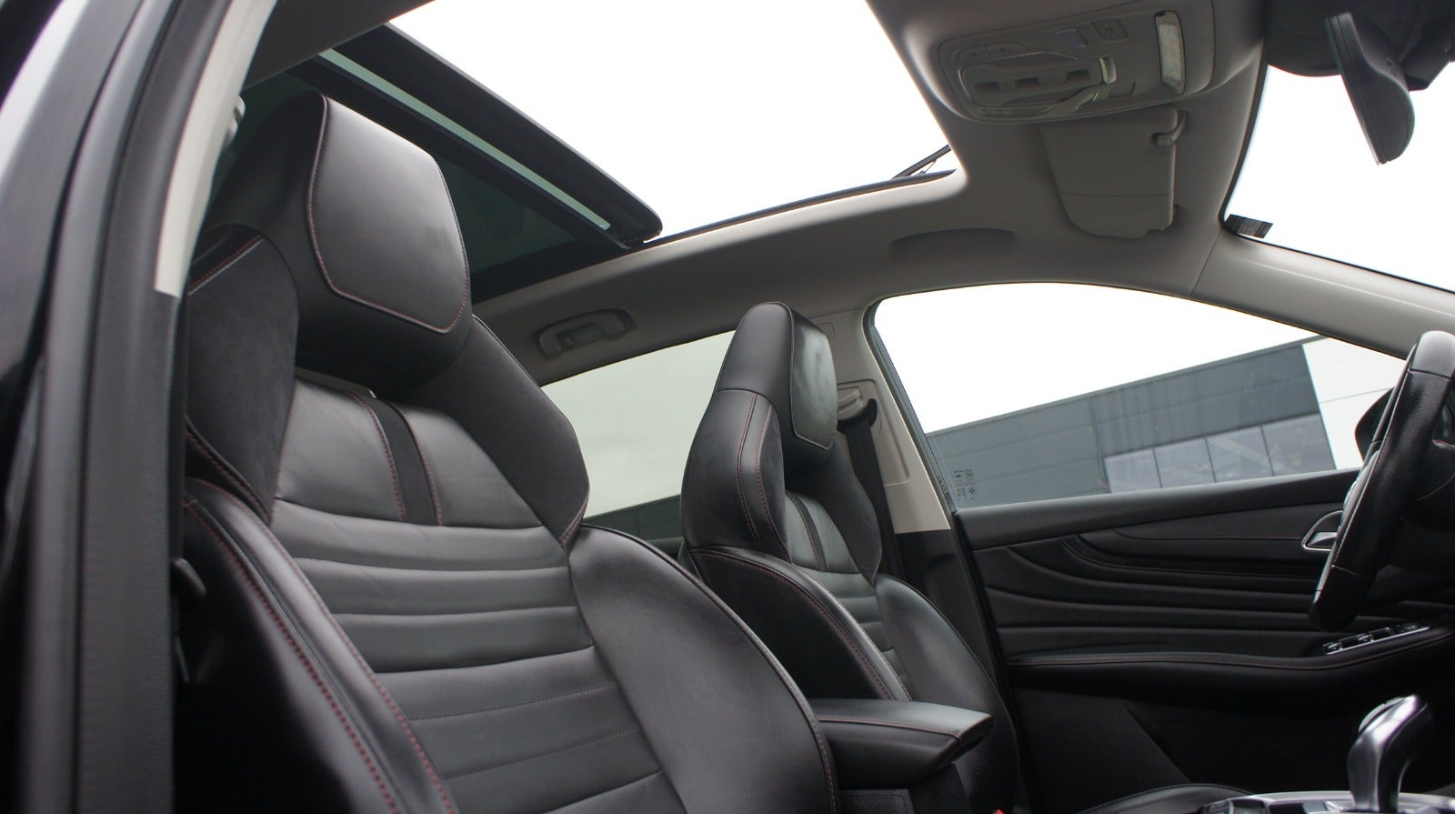 MG EHS PHEV Luxury