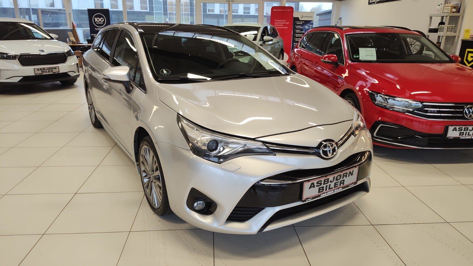 Toyota Avensis 2015