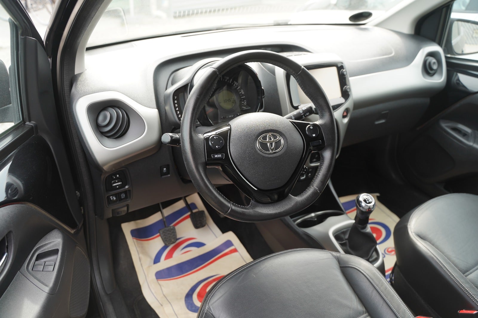 Billede af Toyota Aygo 1,0 VVT-i x-black