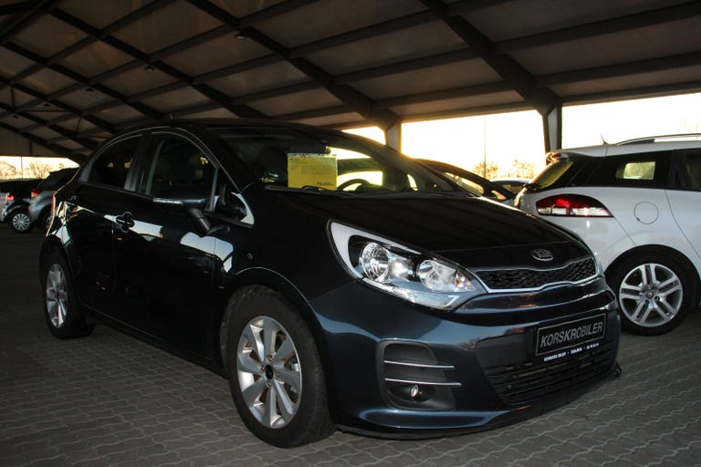 Kia Rio CVVT Attraction+