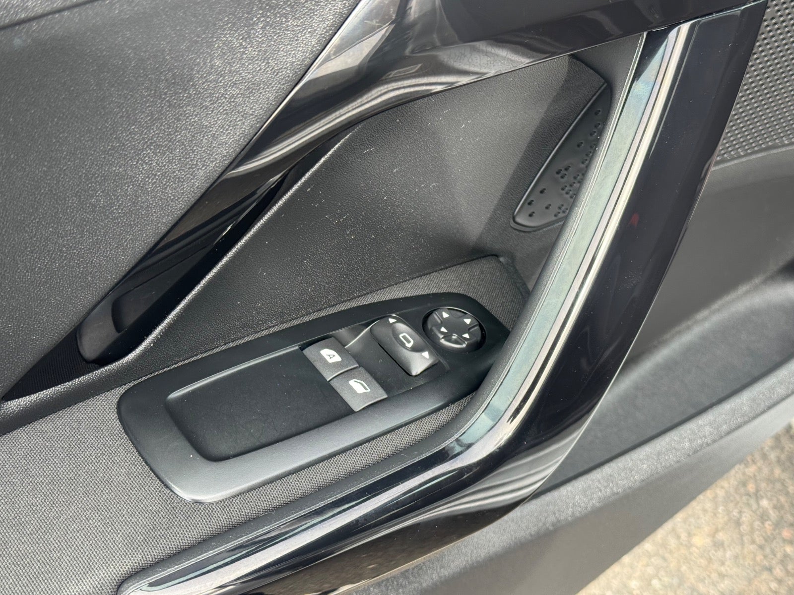 Billede af Peugeot 208 1,6 BlueHDi 100 Envy