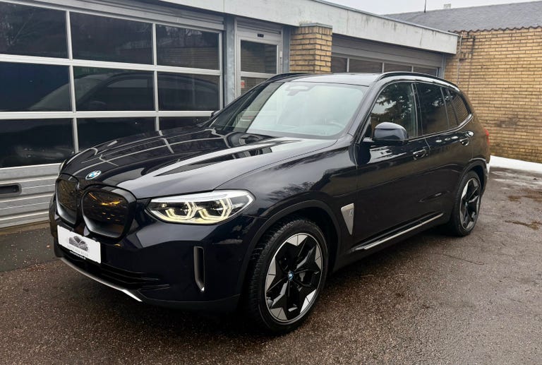 BMW iX3 Charged Plus