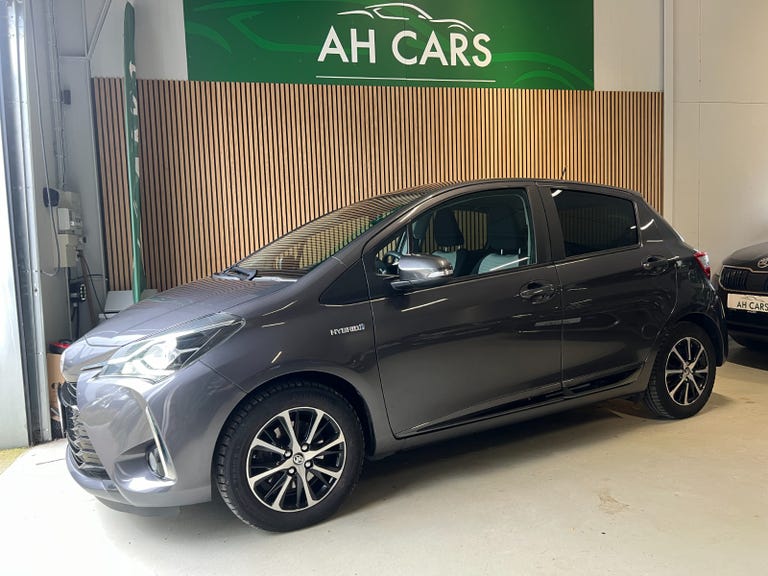 Toyota Yaris Hybrid H3 Limited e-CVT