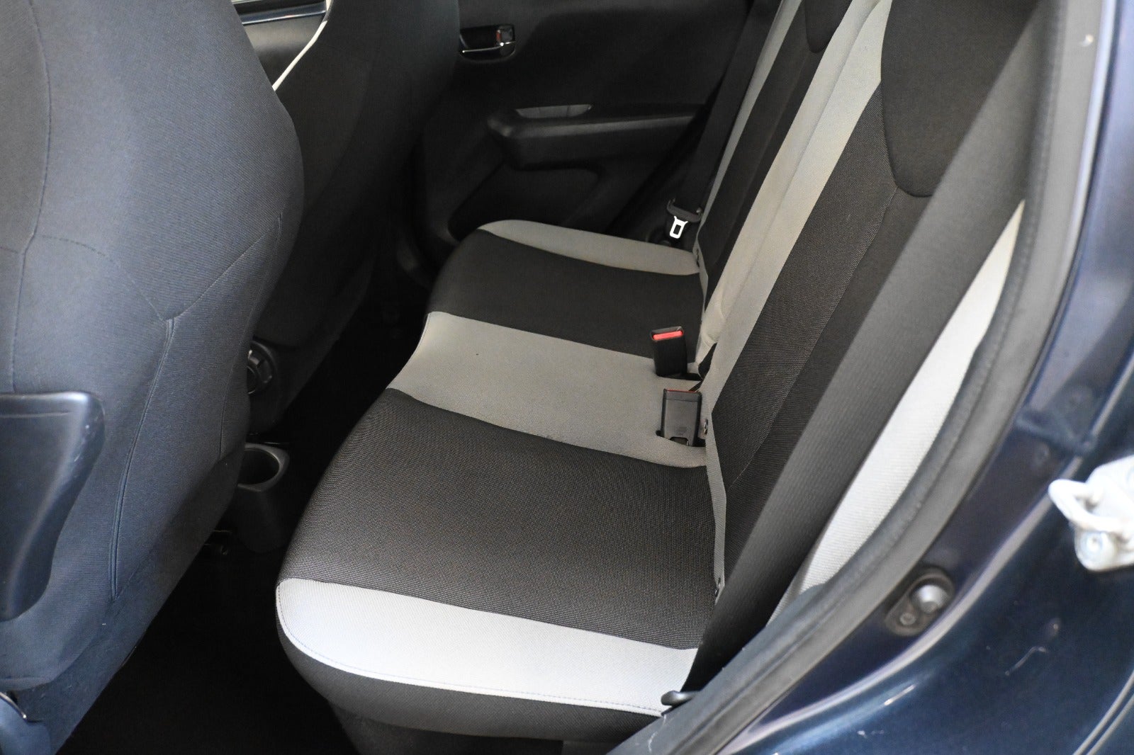 Toyota Aygo VVT-i x-plore x-shift