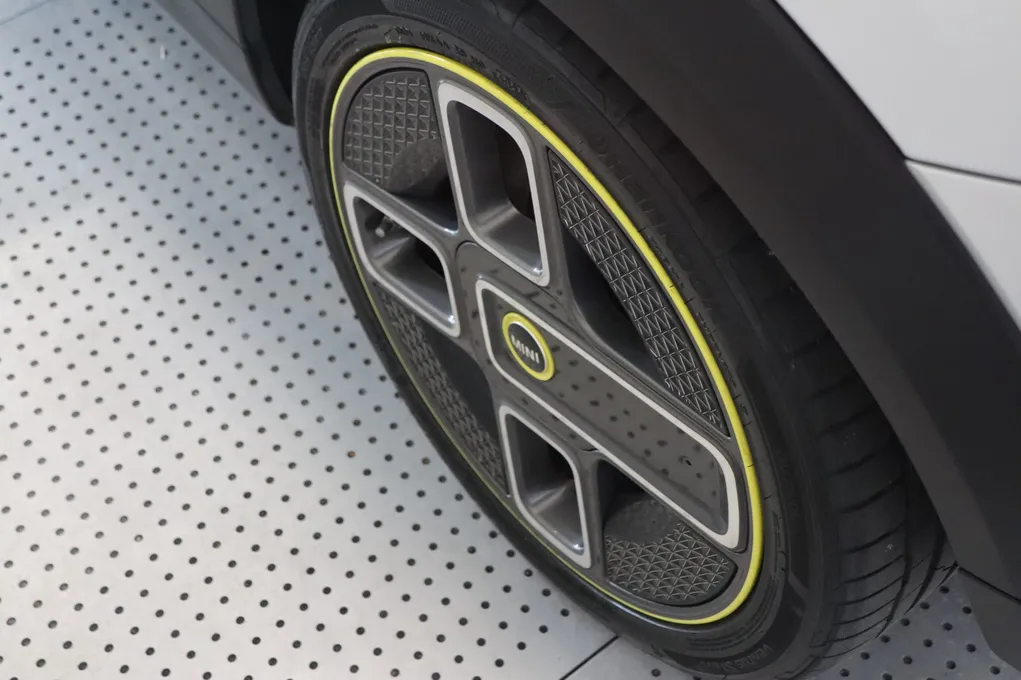 MINI Cooper SE Trim M