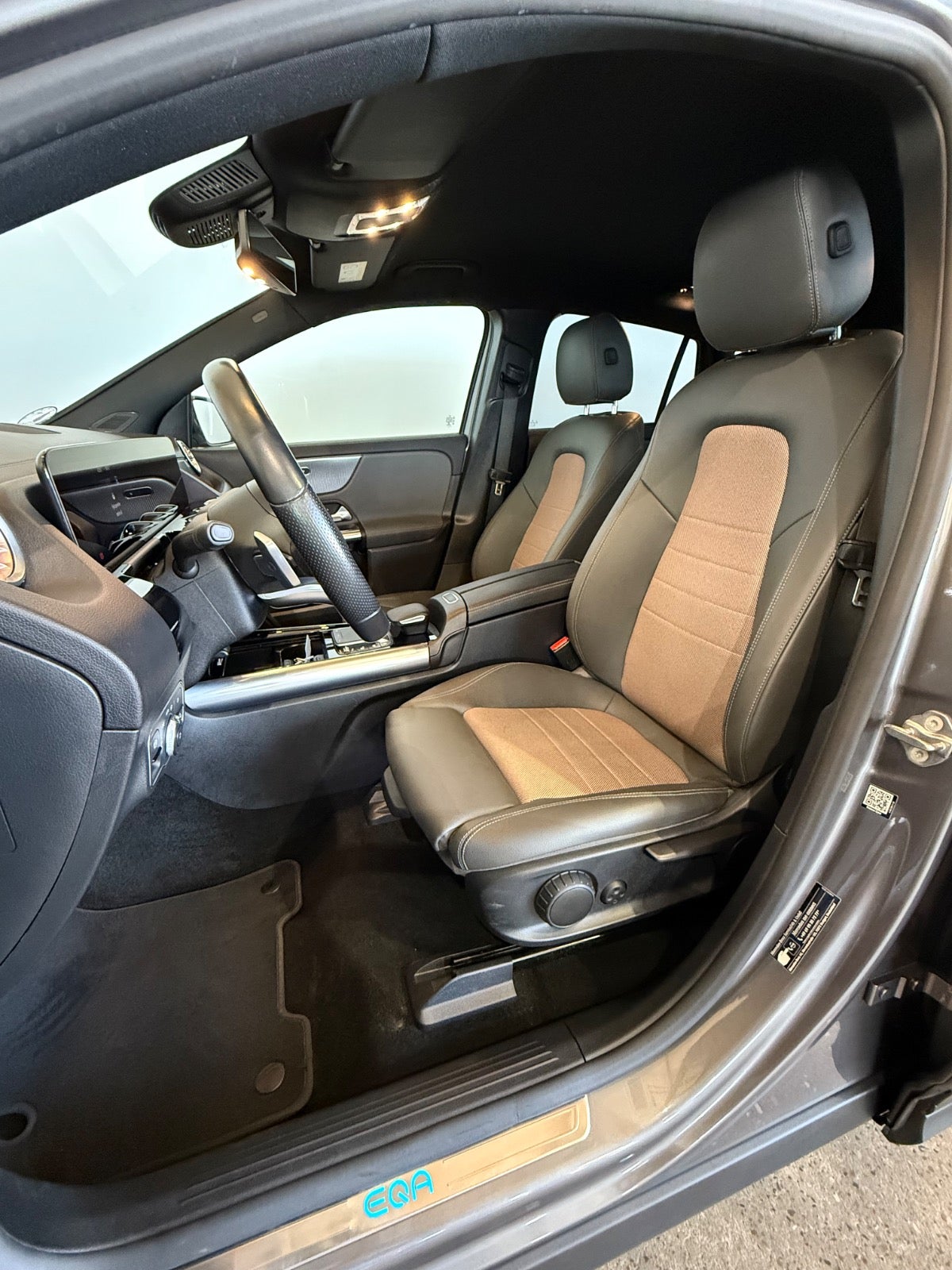 Mercedes EQA250 Electric Art