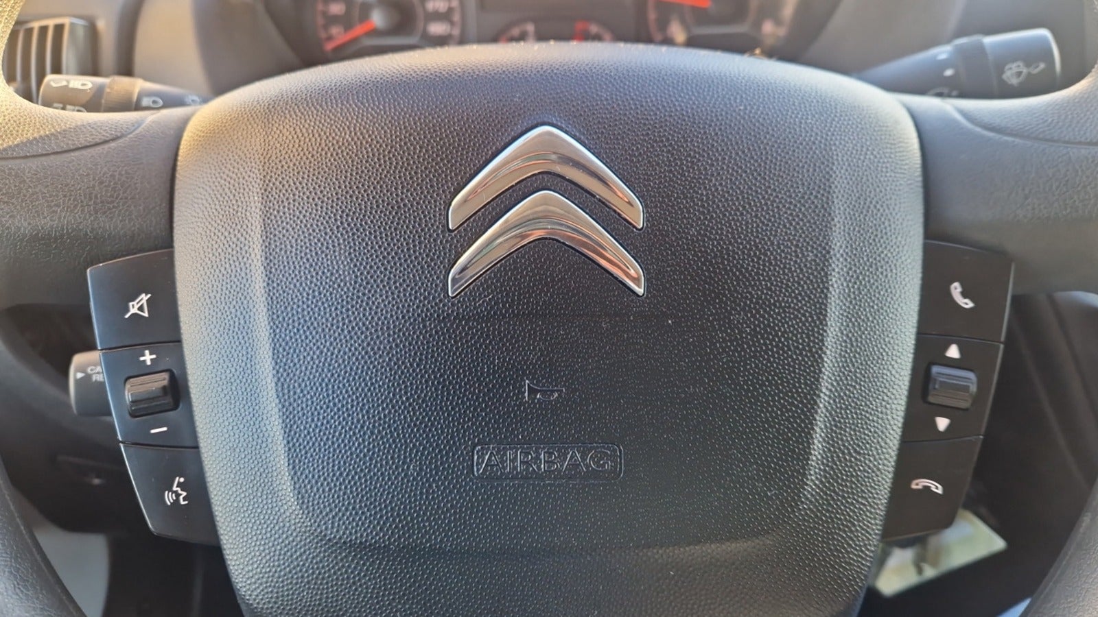 Billede af Citroën Jumper 33 2,2 BlueHDi 140 L2H2 FlexLine