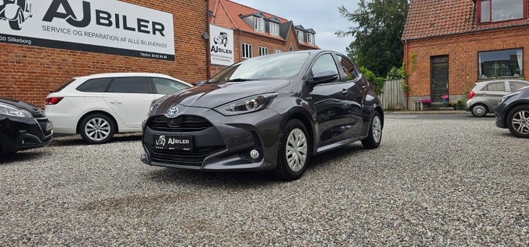 Toyota Yaris Hybrid H2 e-CVT
