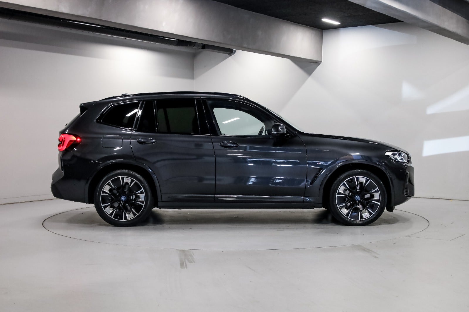 BMW iX3 Charged Plus M-Sport