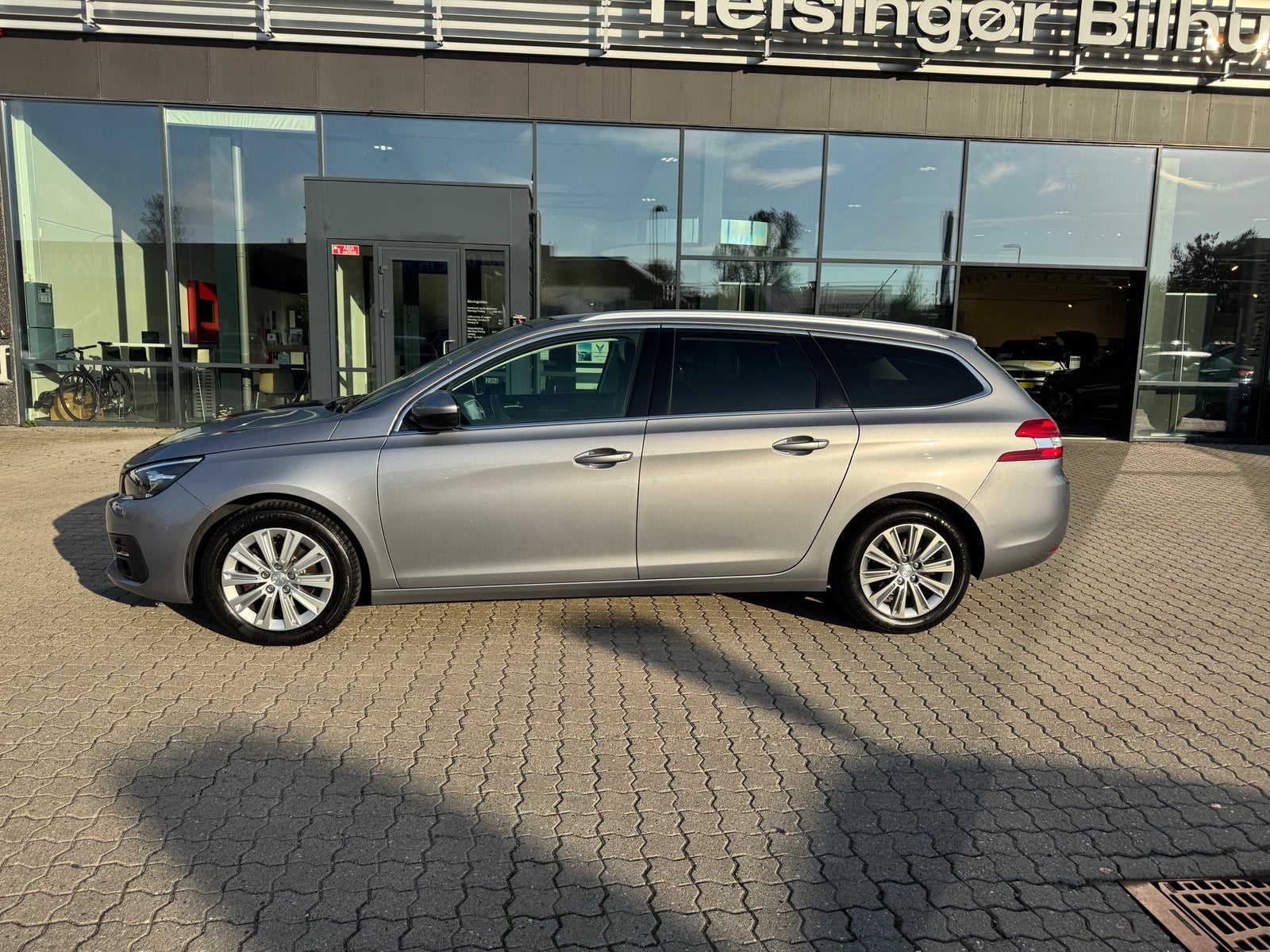 Billede af Peugeot 308 1,5 BlueHDi 130 Allure+ Sky SW