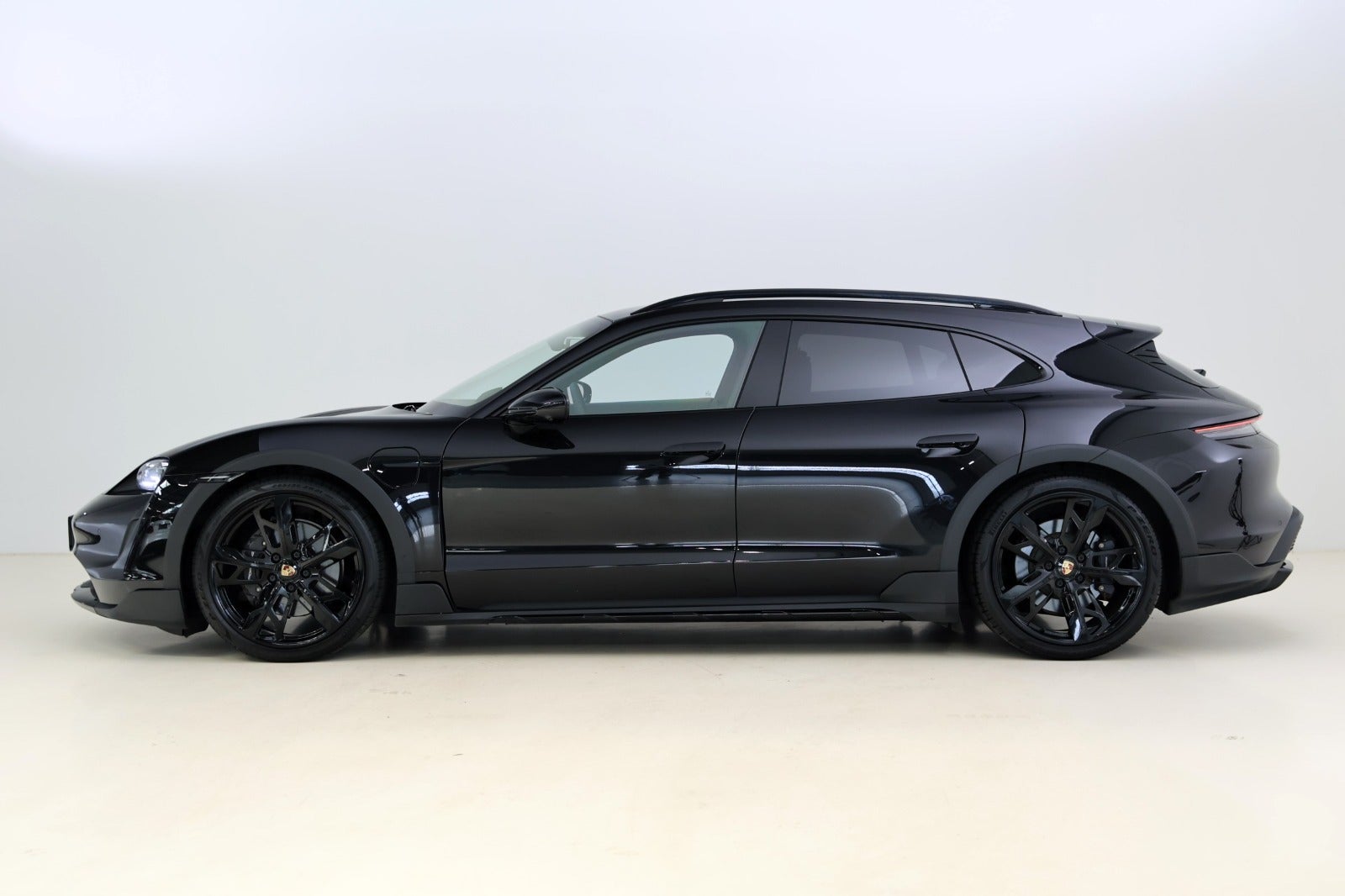 Porsche Taycan 4 Performance+ Cross Turismo