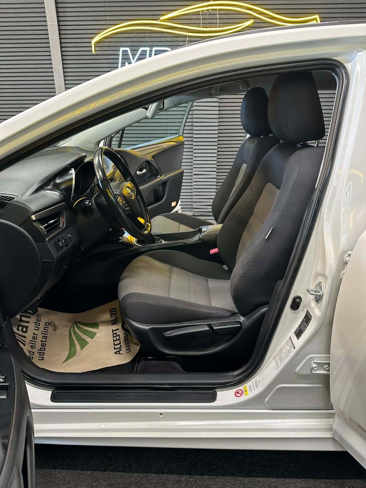 Billede af Toyota Avensis 1,6 D-4D T1 Touring Sports