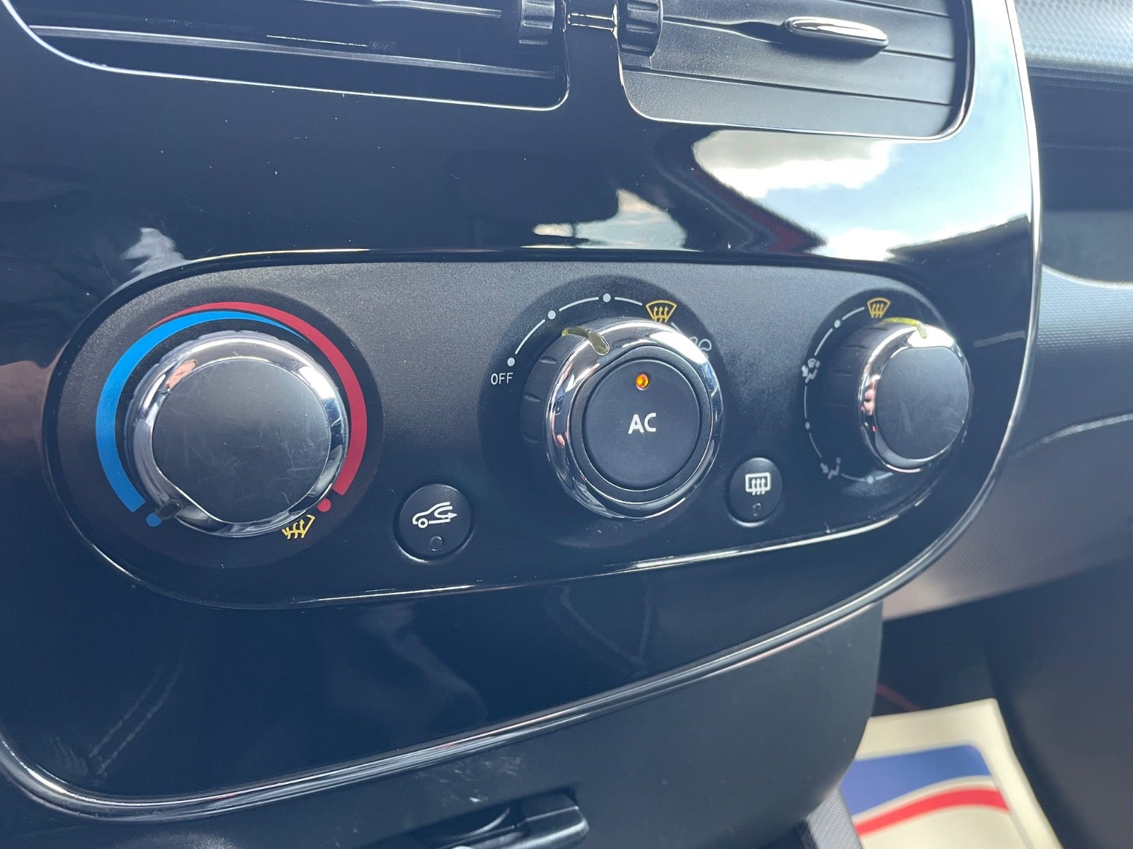 Billede af Renault Clio IV 0,9 TCe 90 Expression Sport Tourer