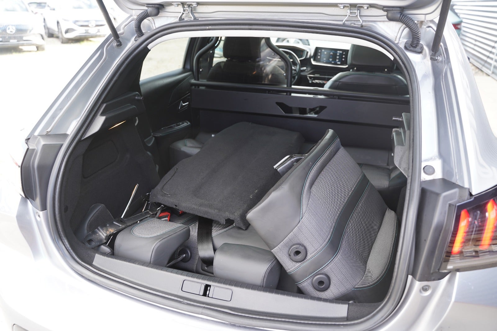 Billede af Peugeot 208 1,5 BlueHDi 100 Allue Sky Van