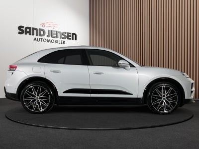 Porsche Macan Turbo Van