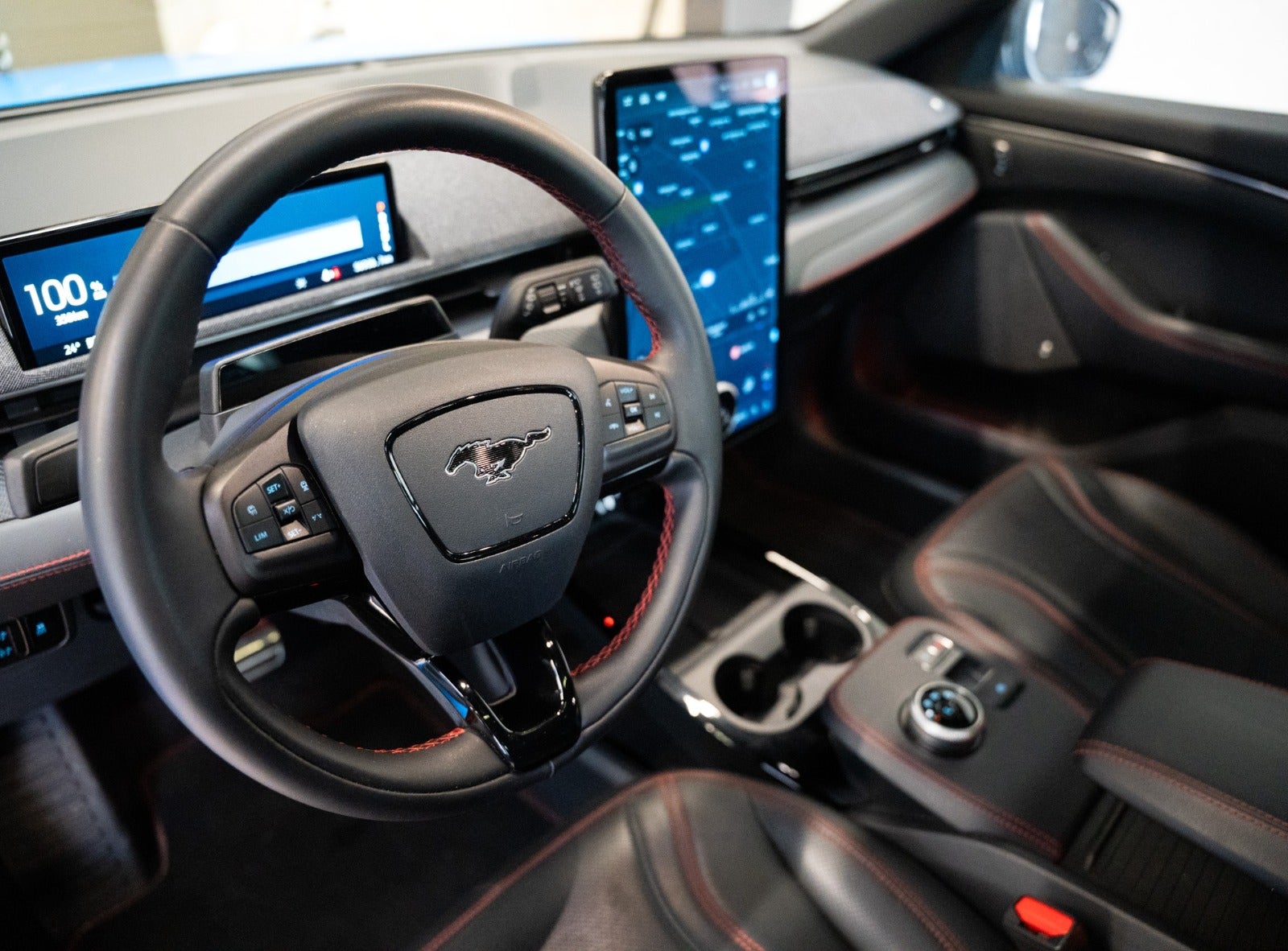 Billede af Ford Mustang Mach-E 70 Premium Standard Range AWD