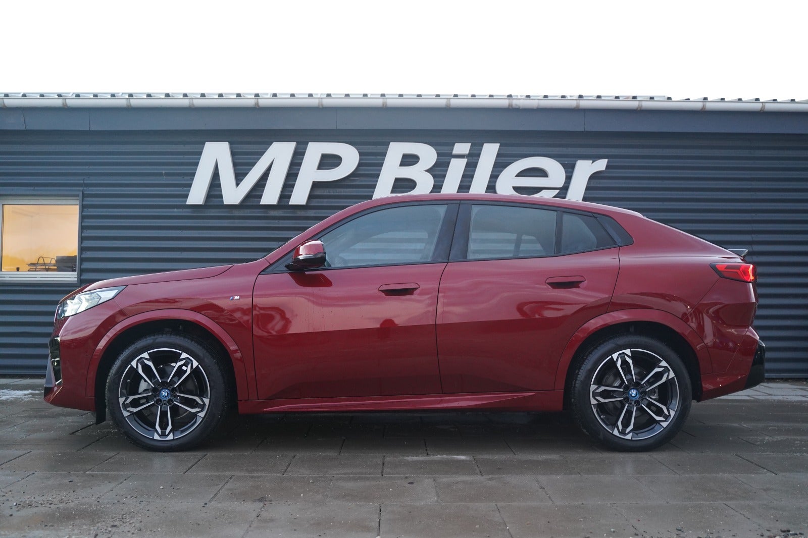 Billede af BMW iX2  eDrive20 M-Sport