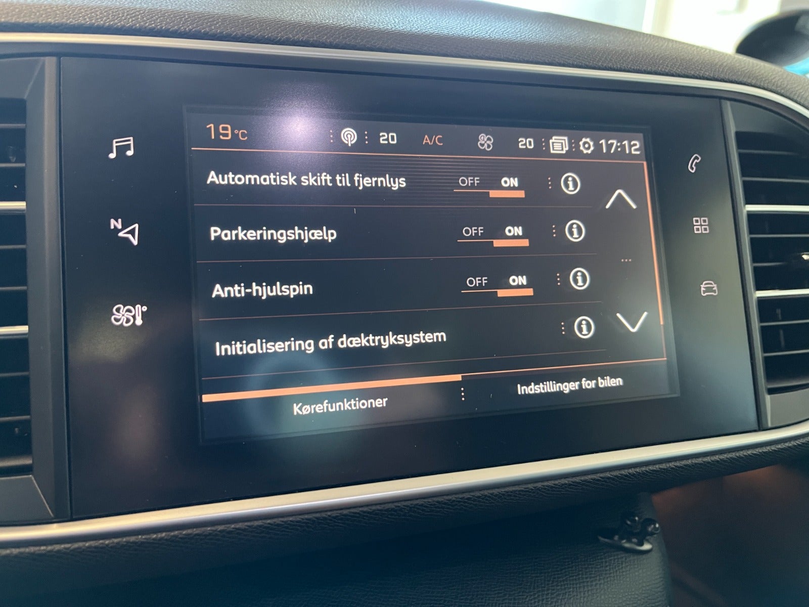 Billede af Peugeot 308 1,6 BlueHDi 120 Allure Sky SW