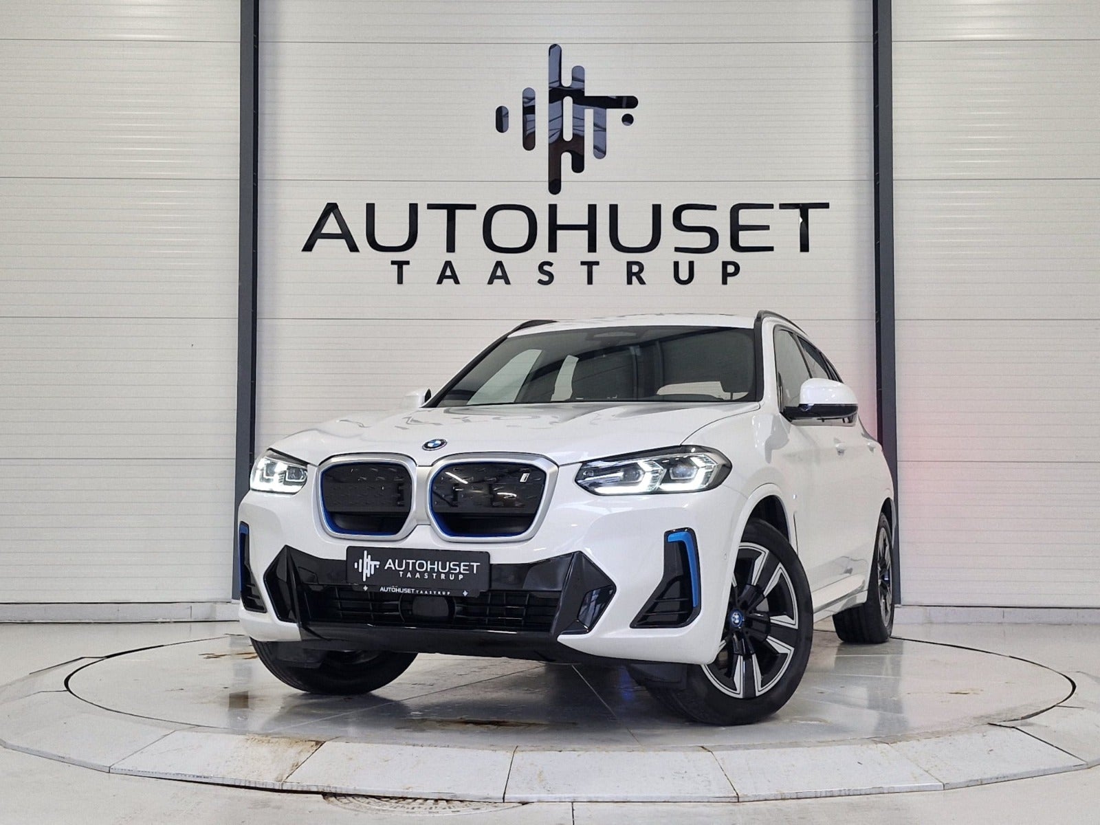 BMW iX3  Charged M-Sport